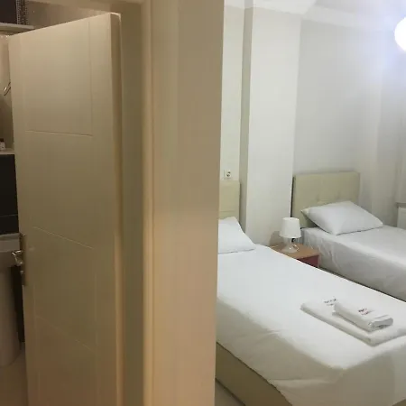 Hotel Akyuz Rooming House 3*