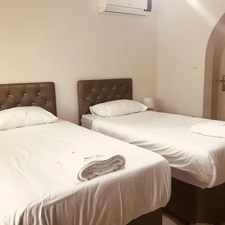 Hotel Akyuz Rooming House