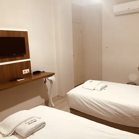 Akyuz Rooming House